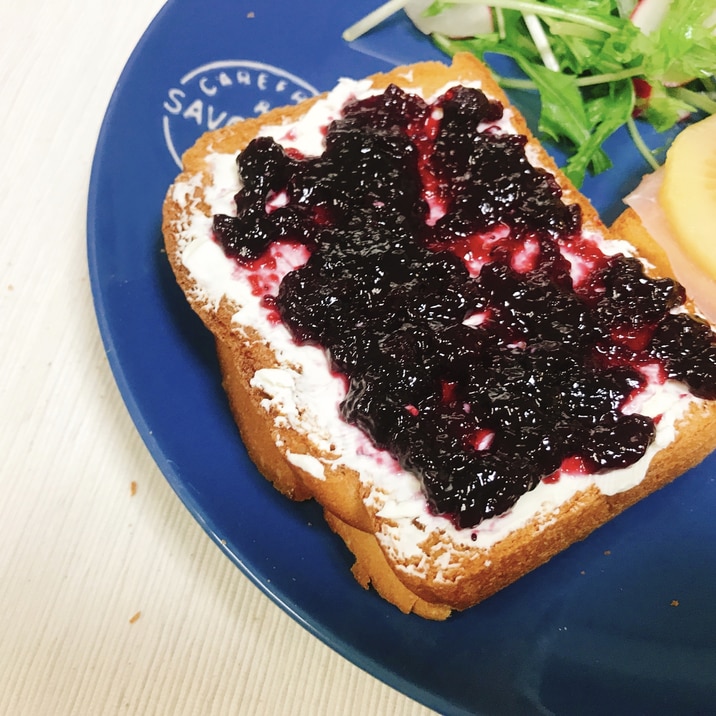 低糖質でヘルシー!クリームチーズとブルーベリー